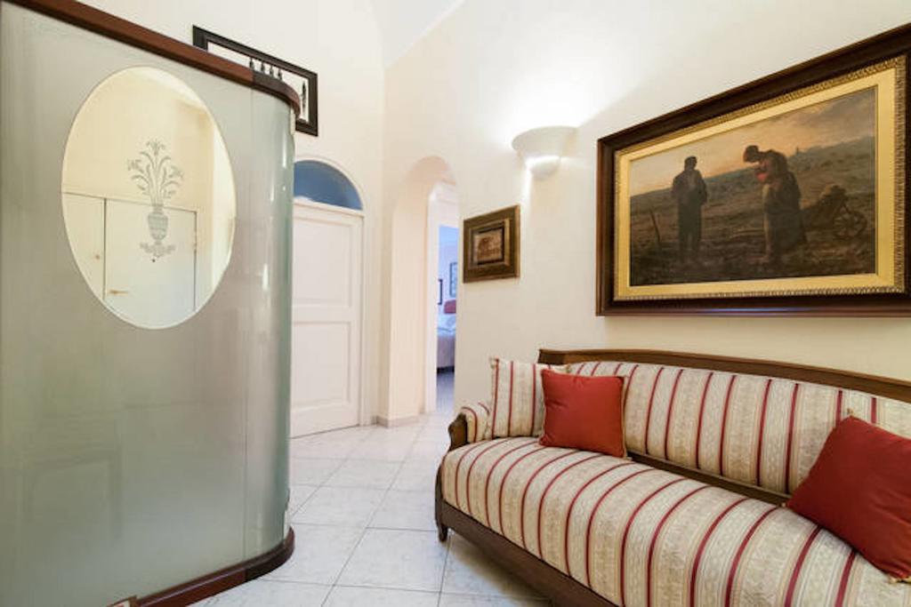 Turenum Apartment Trani Exterior photo